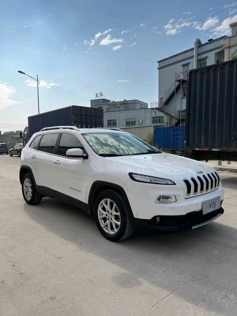 東莞17年Jeep自由光3