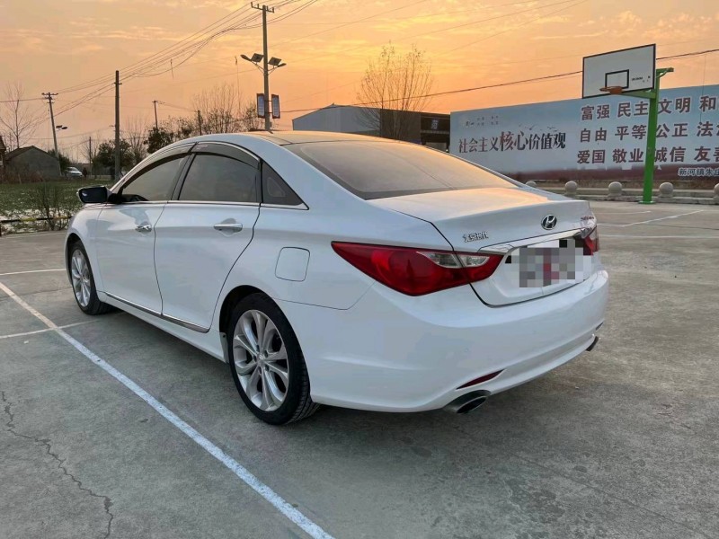 徐州14年现代索纳塔八1