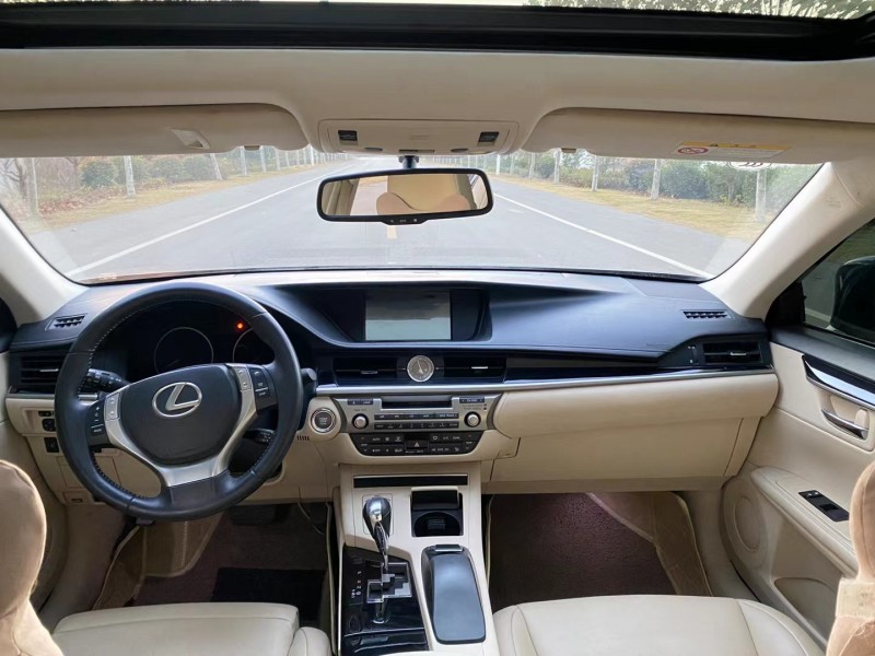 徐州16年雷克萨斯ES5