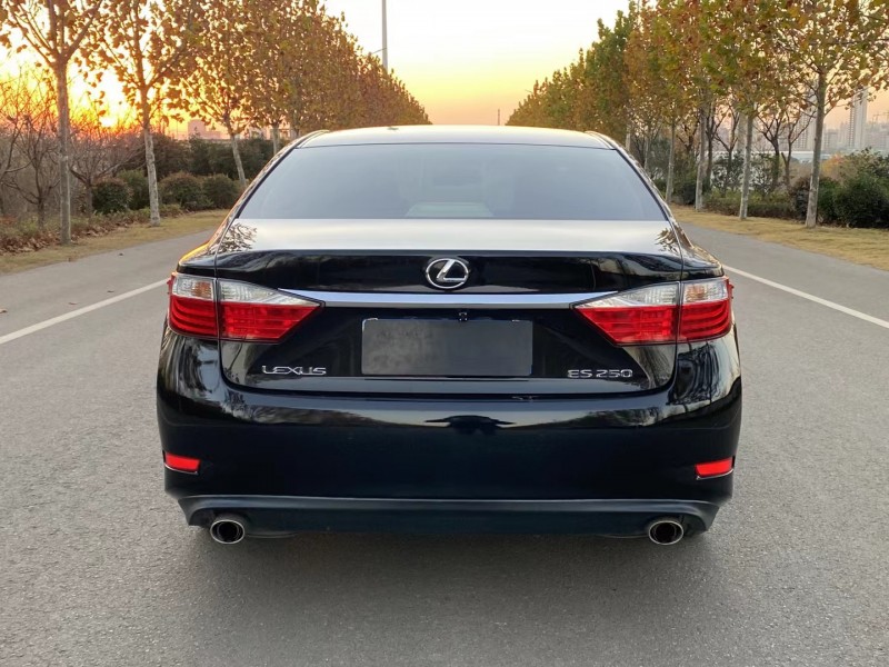 徐州16年雷克萨斯ES1