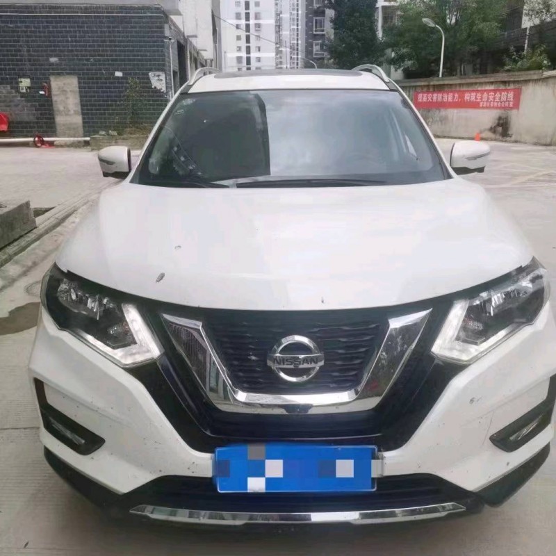 武漢19年日產奇駿1
