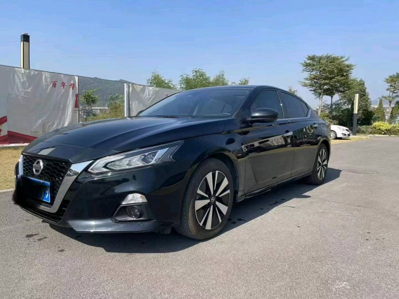 柳州21年日產天籟3
