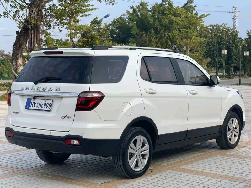 汕頭18年長安汽車CX709