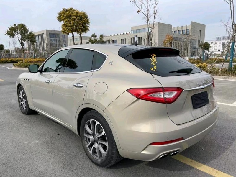 鹽城17年瑪莎拉蒂Levante9