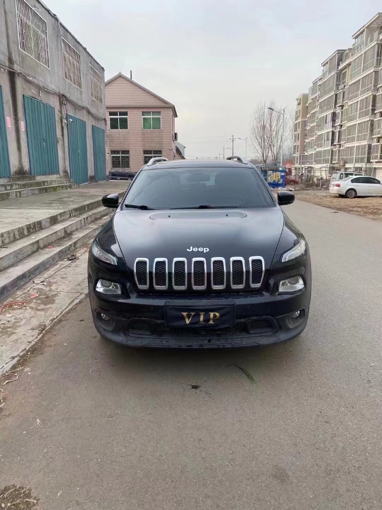 棗莊17年Jeep自由光1