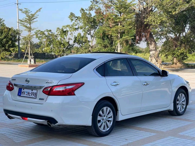汕頭17年日產天籟1