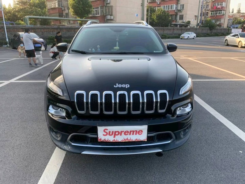 南京19年Jeep自由光1