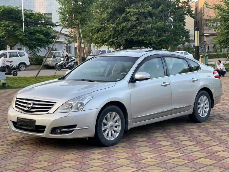汕頭09年日產天籟2