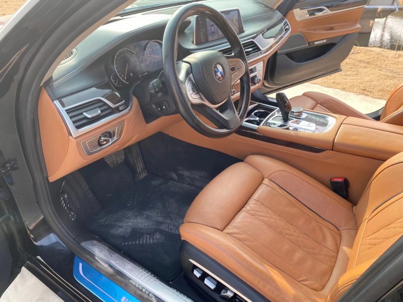 徐州17年宝马7系4