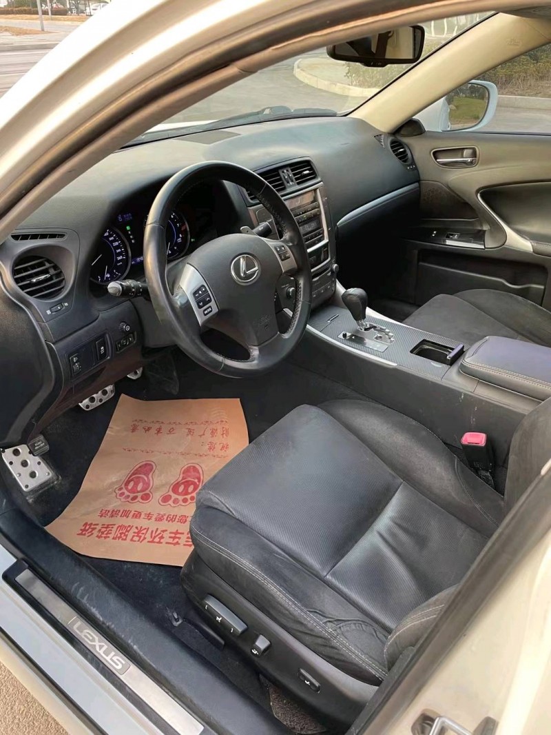 徐州11年雷克萨斯IS7