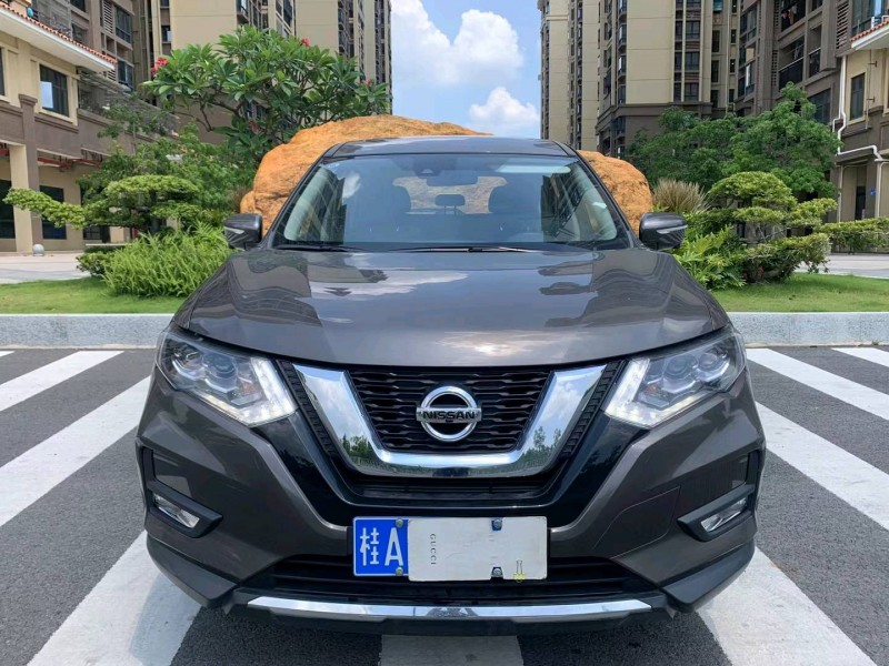 廣州20年日產奇駿9