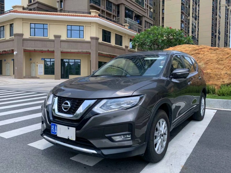 廣州20年日產奇駿8