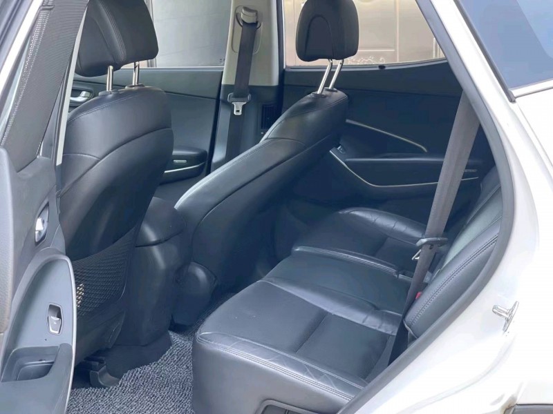 北京16年现代新胜达9