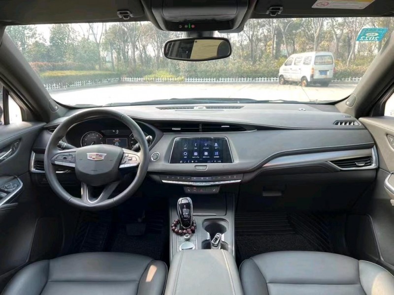 鹽城20年凱迪拉克XT47