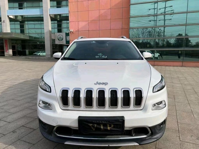 鹽城18年Jeep自由光1