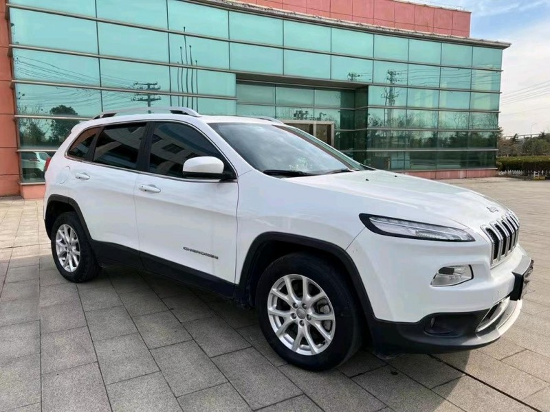 鹽城18年Jeep自由光2