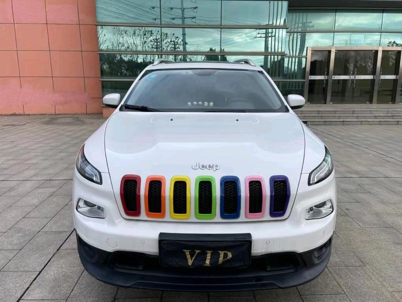 鹽城18年Jeep自由光1