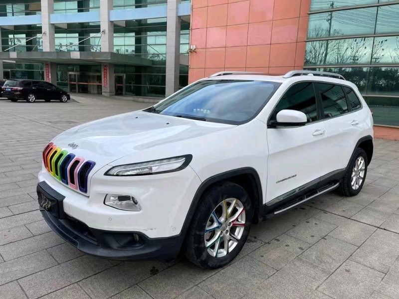 鹽城18年Jeep自由光3
