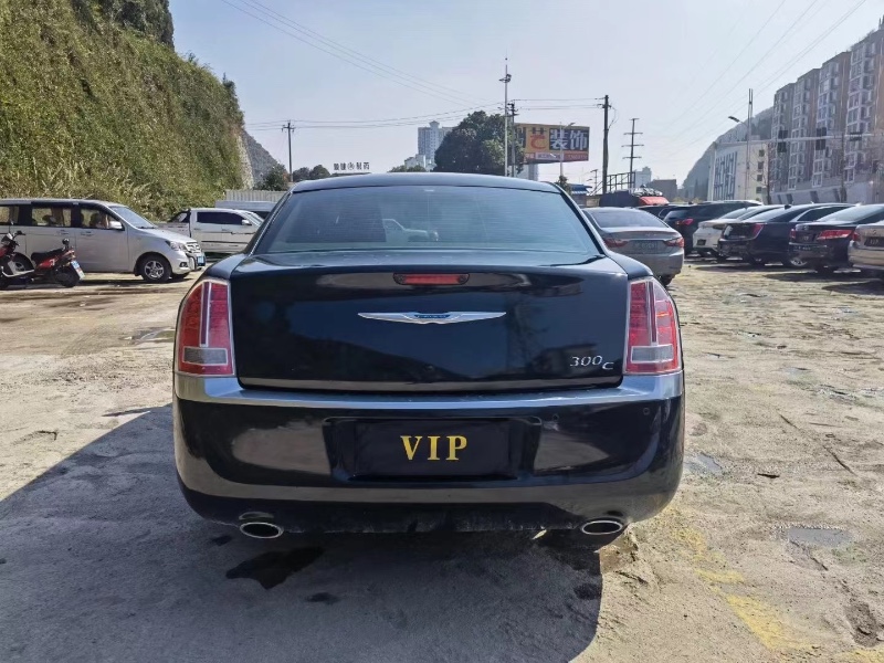 銅仁16年克萊斯勒300C7