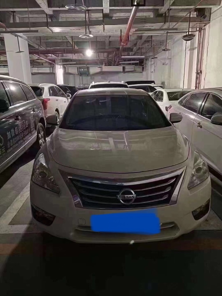 重慶16年日產天籟1