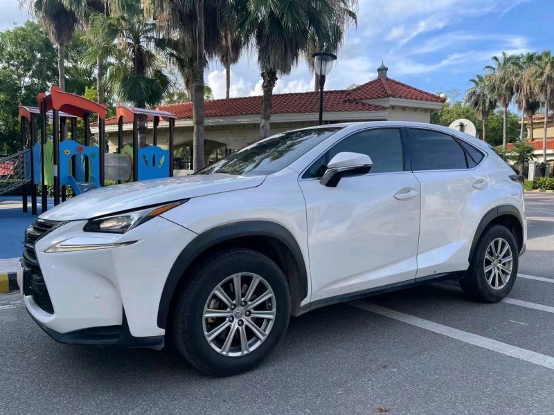 中山16年雷克萨斯NX2