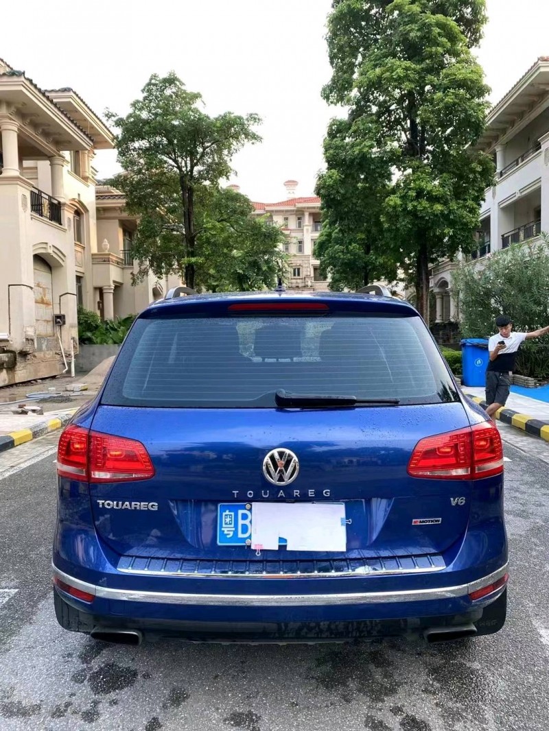 中山17年大众途锐5