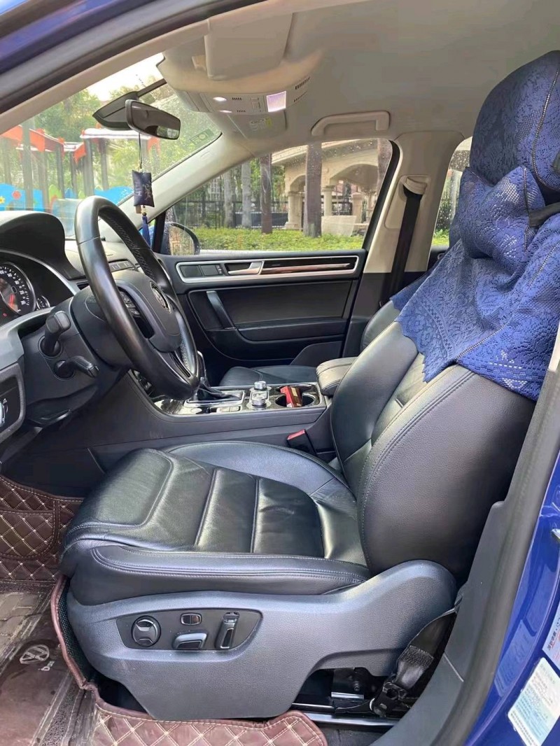 中山17年大众途锐8