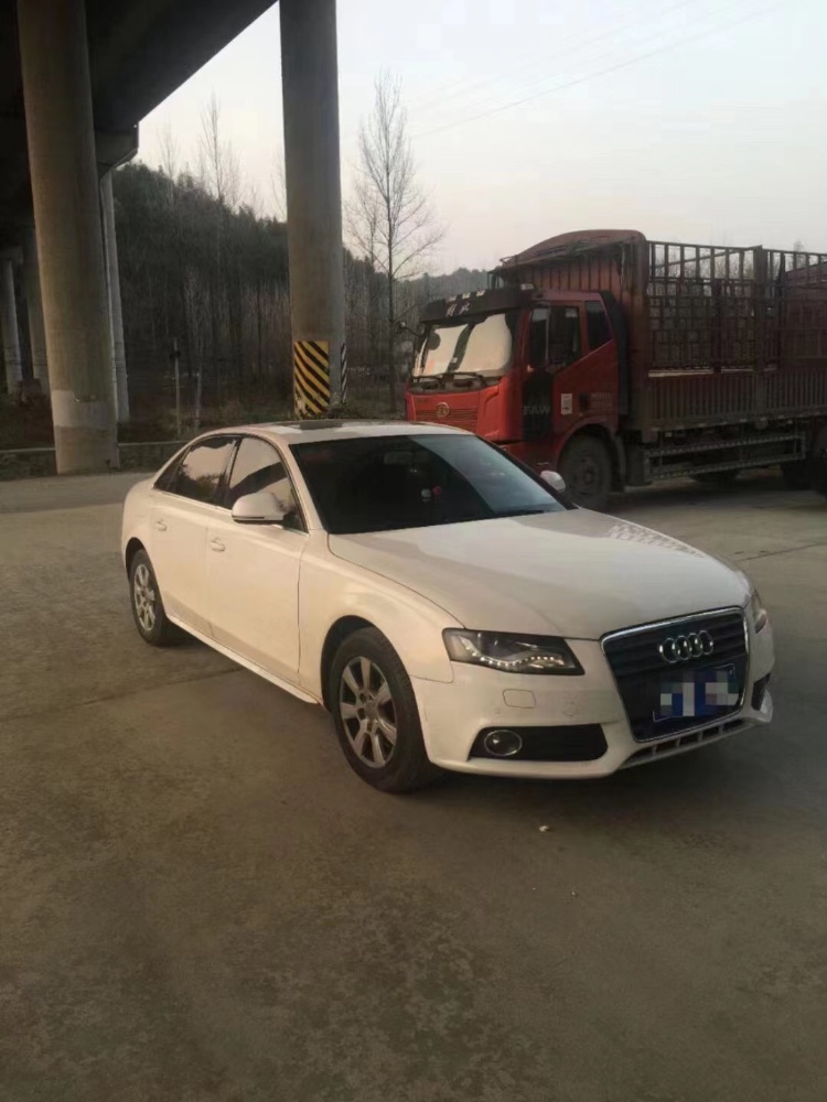 北京12年奧迪A4L3