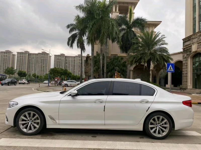 中山18年宝马5系4