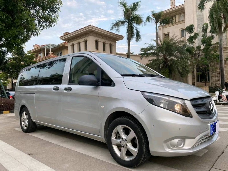 中山17年奔驰威霆2