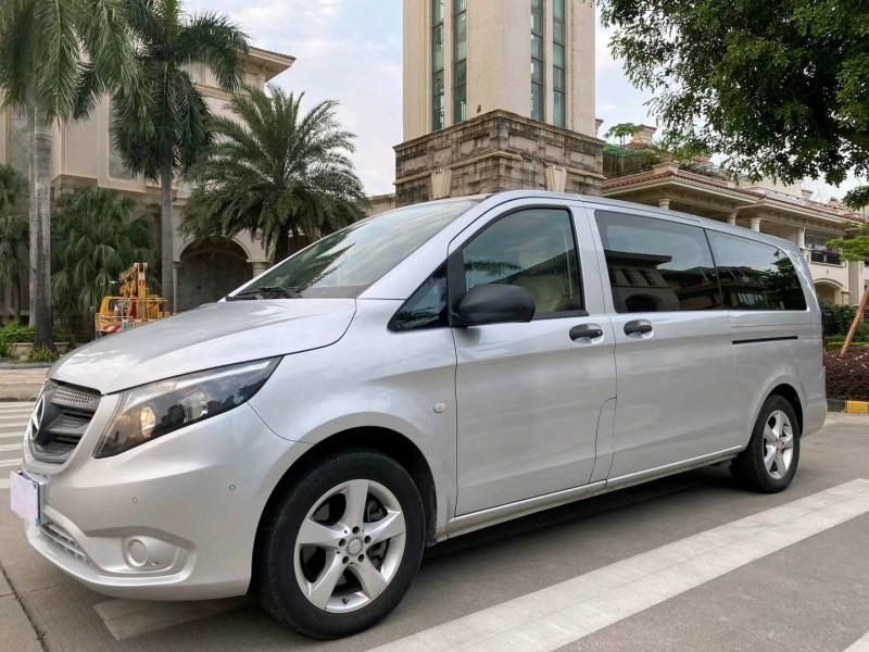 中山17年奔驰威霆3