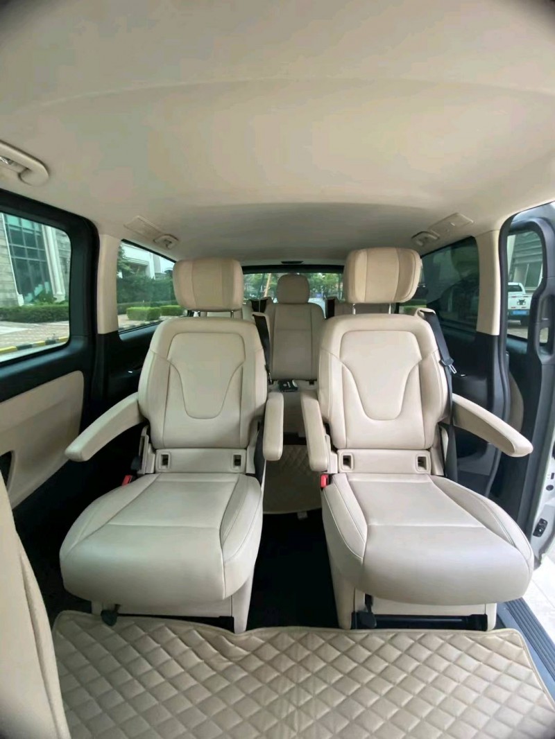 中山17年奔驰威霆7