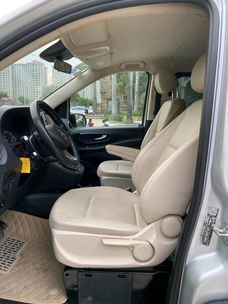 中山17年奔驰威霆6
