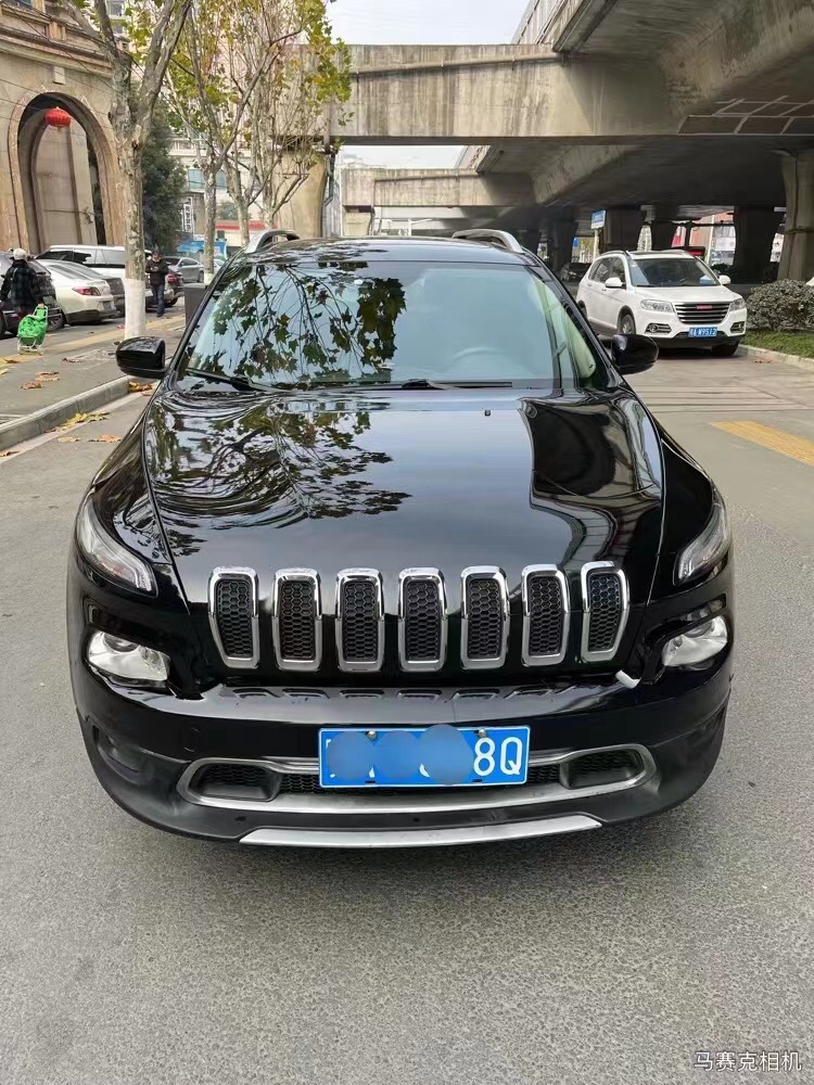 仙桃17年Jeep自由光1
