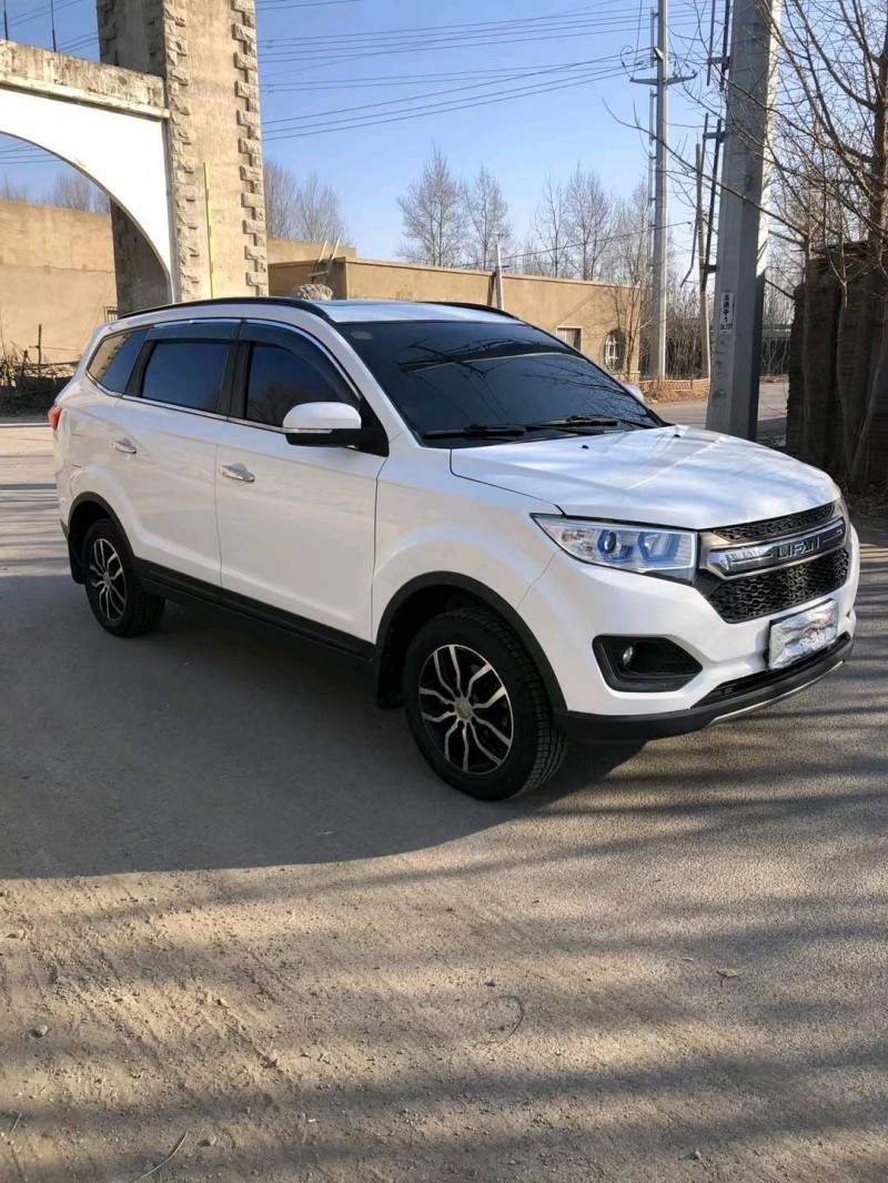 沈陽17年力帆汽車邁威7