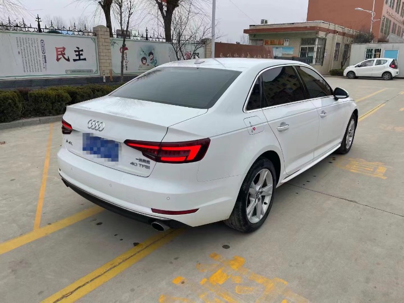 萊蕪18年奧迪A4L9