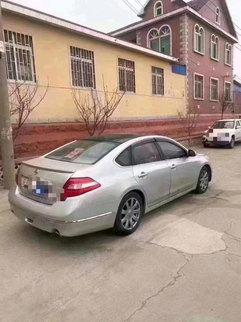 青島09年日產天籟7
