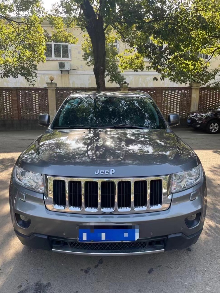 咸寧13年Jeep大切諾基1