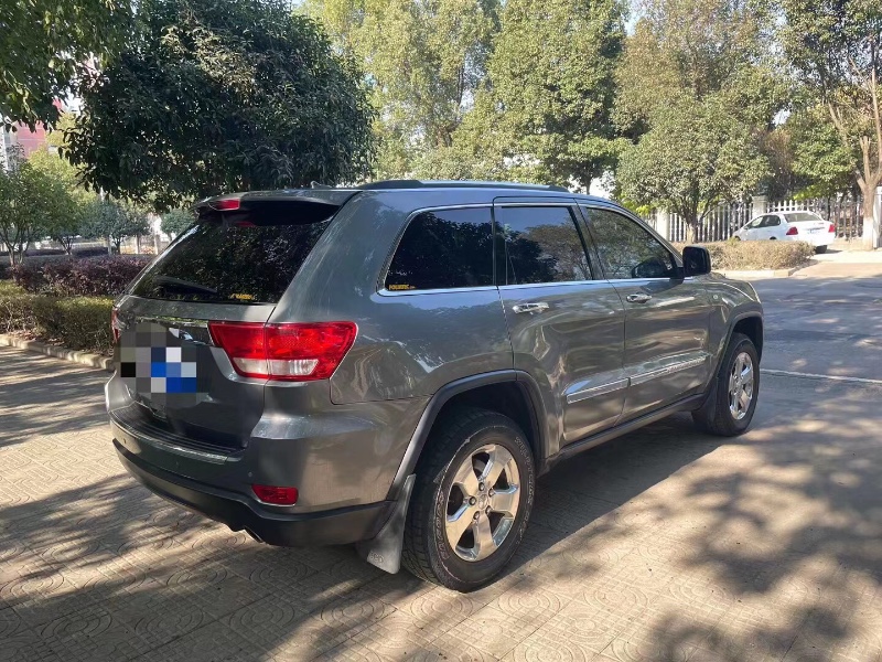 咸寧13年Jeep大切諾基9