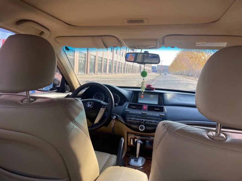 徐州13年本田雅阁4