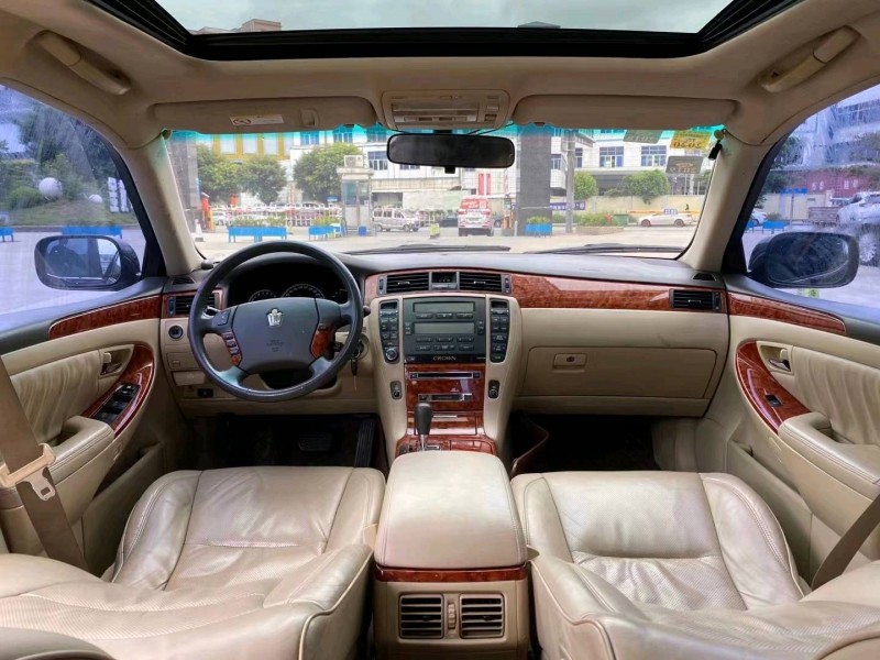 东莞09年丰田皇冠5