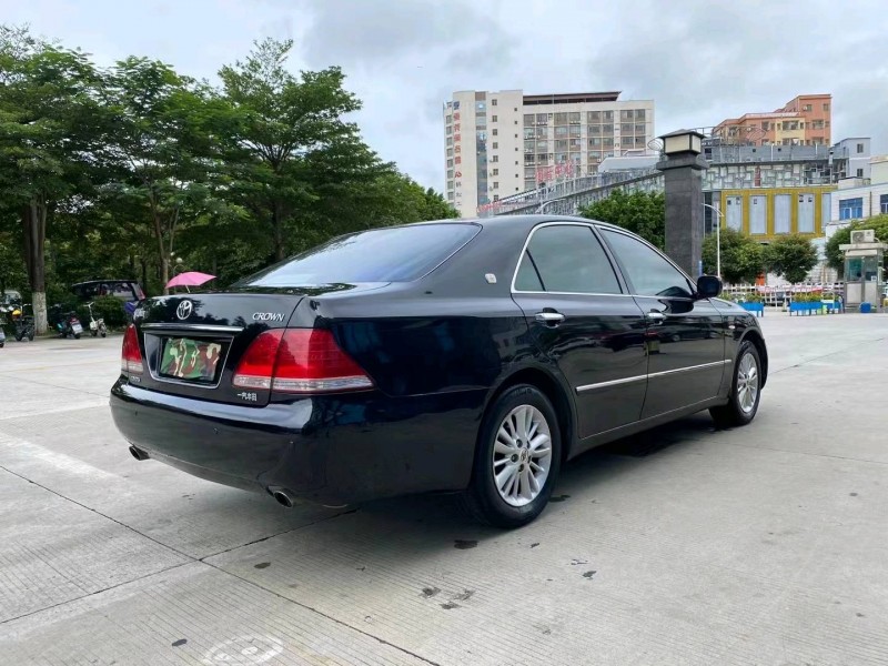 东莞09年丰田皇冠8