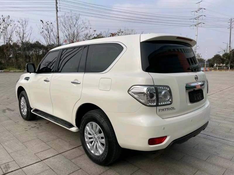 鹽城19年日產途樂9