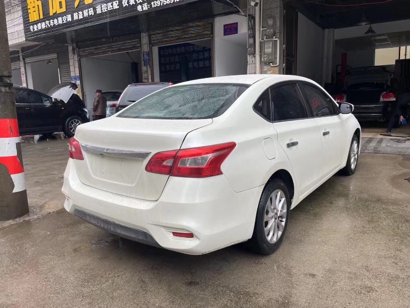 懷化17年日產軒逸5