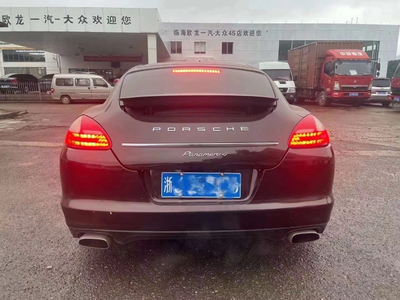 嘉興12年保時捷帕拉梅拉9