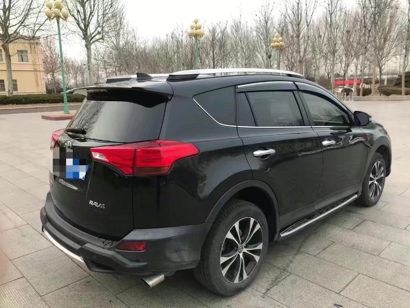 東營16年豐田RAV4榮放8