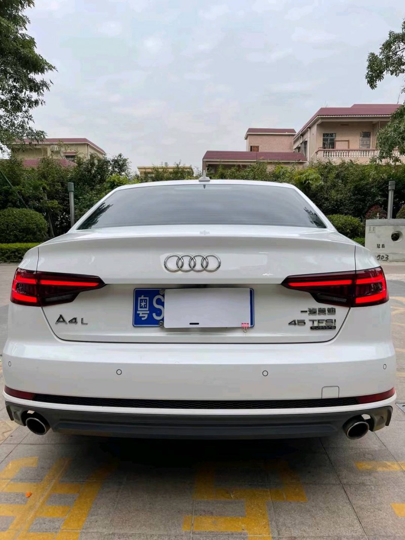 中山18年奧迪A4L2