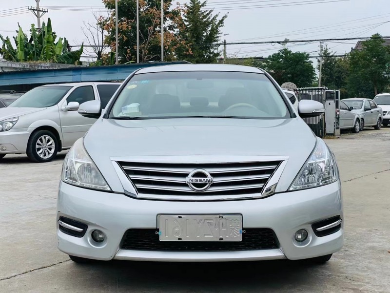 徐州12年日產天籟1