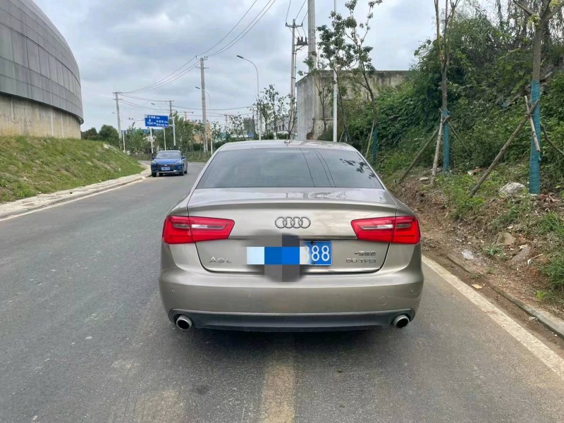 黃山15年奧迪A6L8