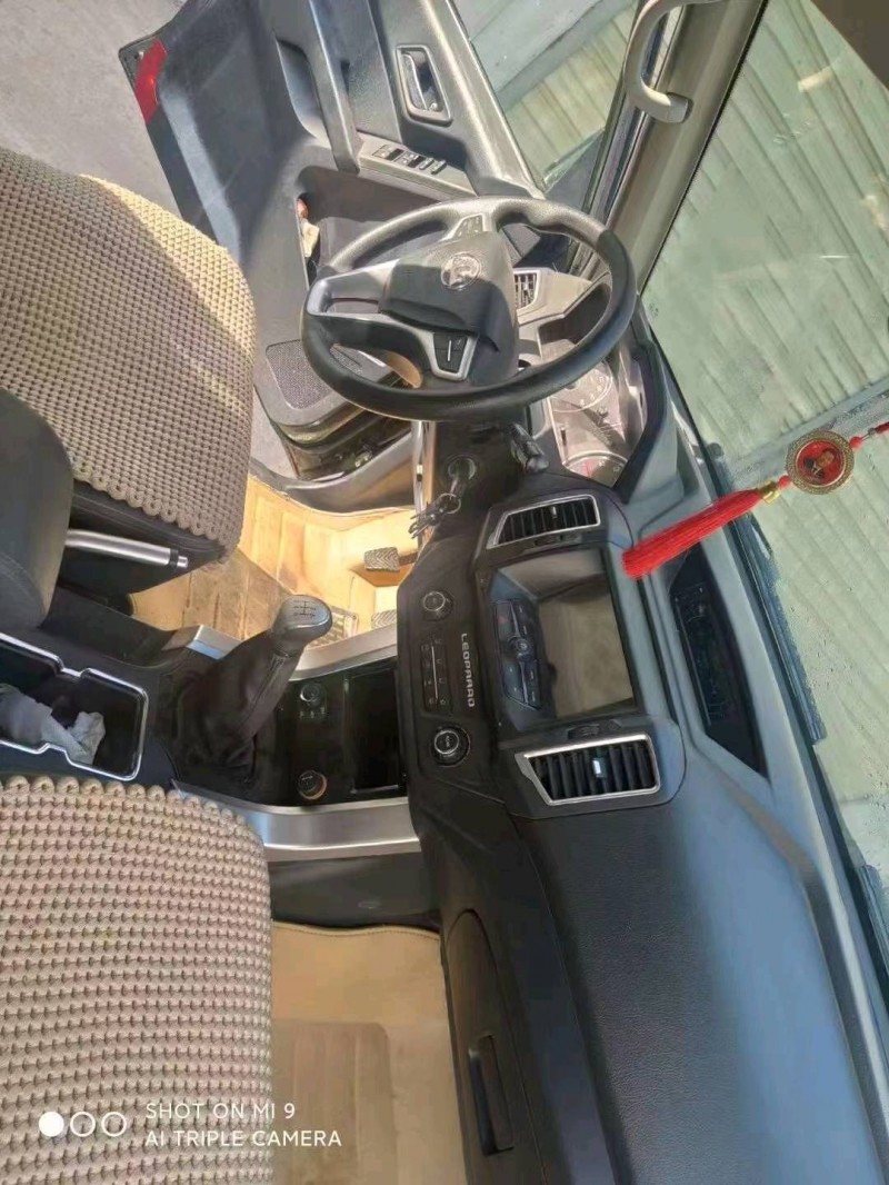 白銀17年獵豹汽車Q64